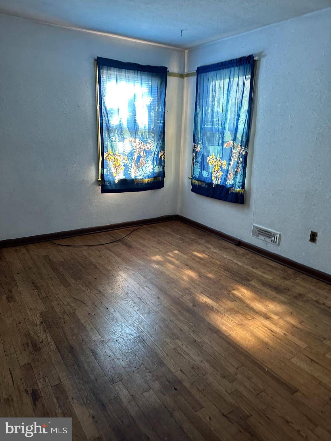 Millville, NJ 08332,902 E ST