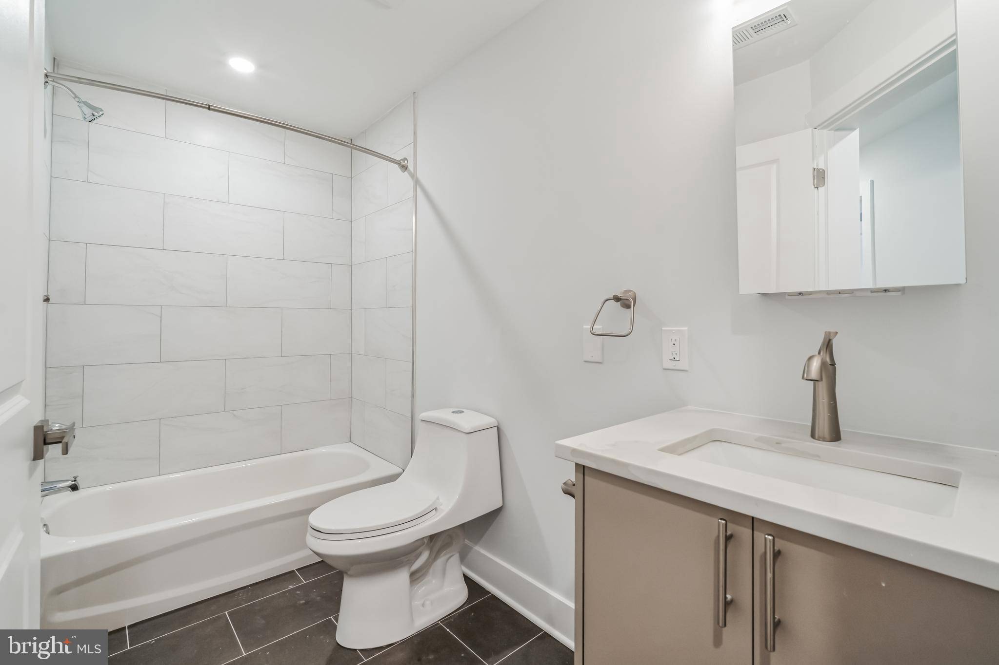 Philadelphia, PA 19104,646 N 32ND ST #3