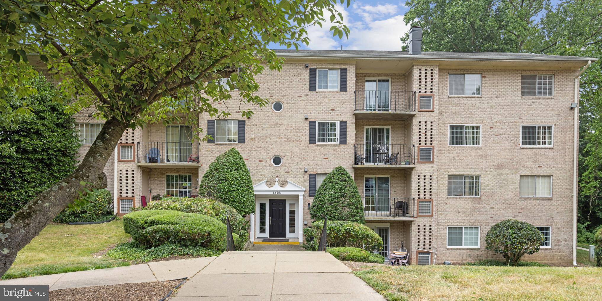 Woodbridge, VA 22192,1523 COLONIAL DR #304