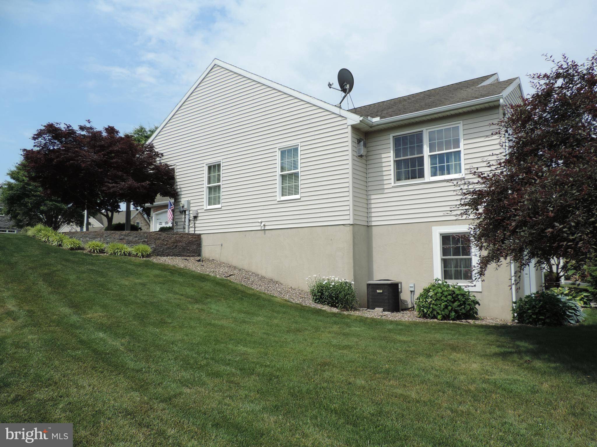 Manheim, PA 17545,888 CAMBRIDGE DR