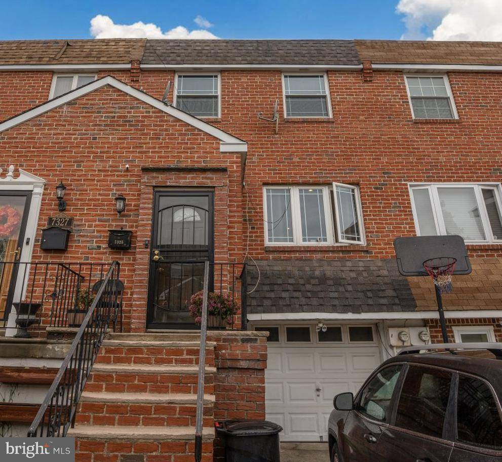 Philadelphia, PA 19153,7325 MERGANSER PL