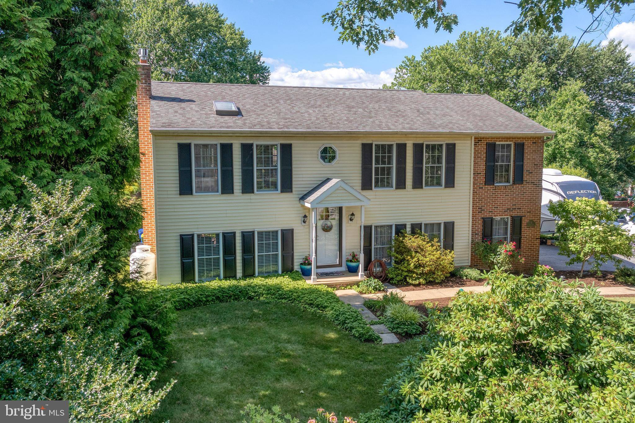 Lancaster, PA 17602,7 THOMAS RD