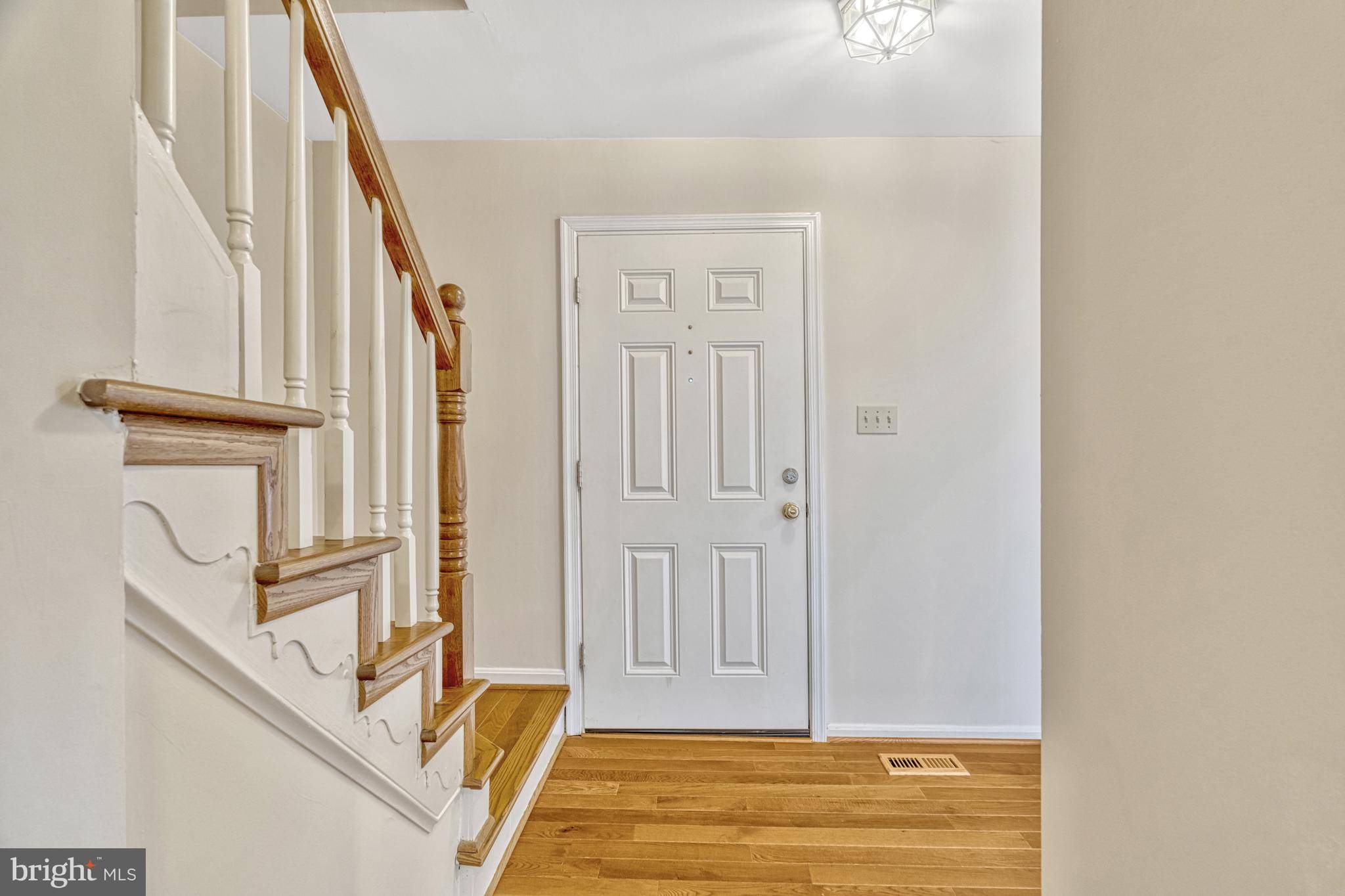 Vienna, VA 22181,9934 LONGFORD CT