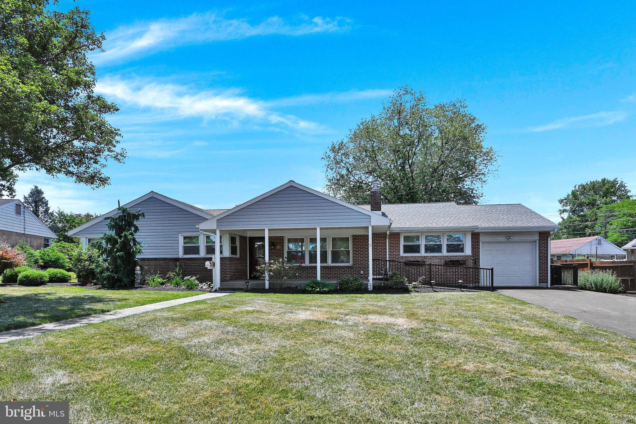 Sinking Spring, PA 19608,171 THOMAS PL