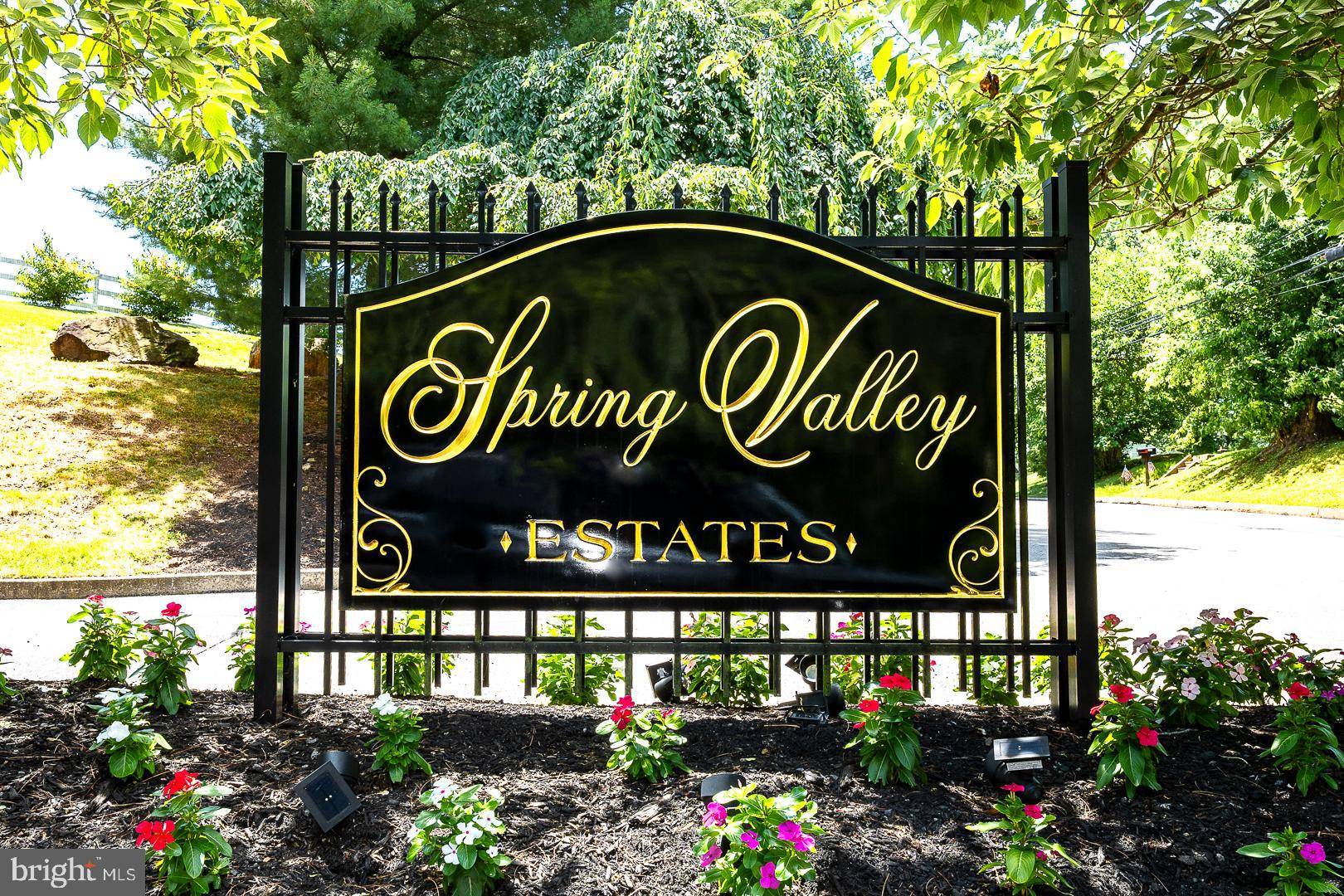 Aston, PA 19014,240 SPRING VALLEY WAY