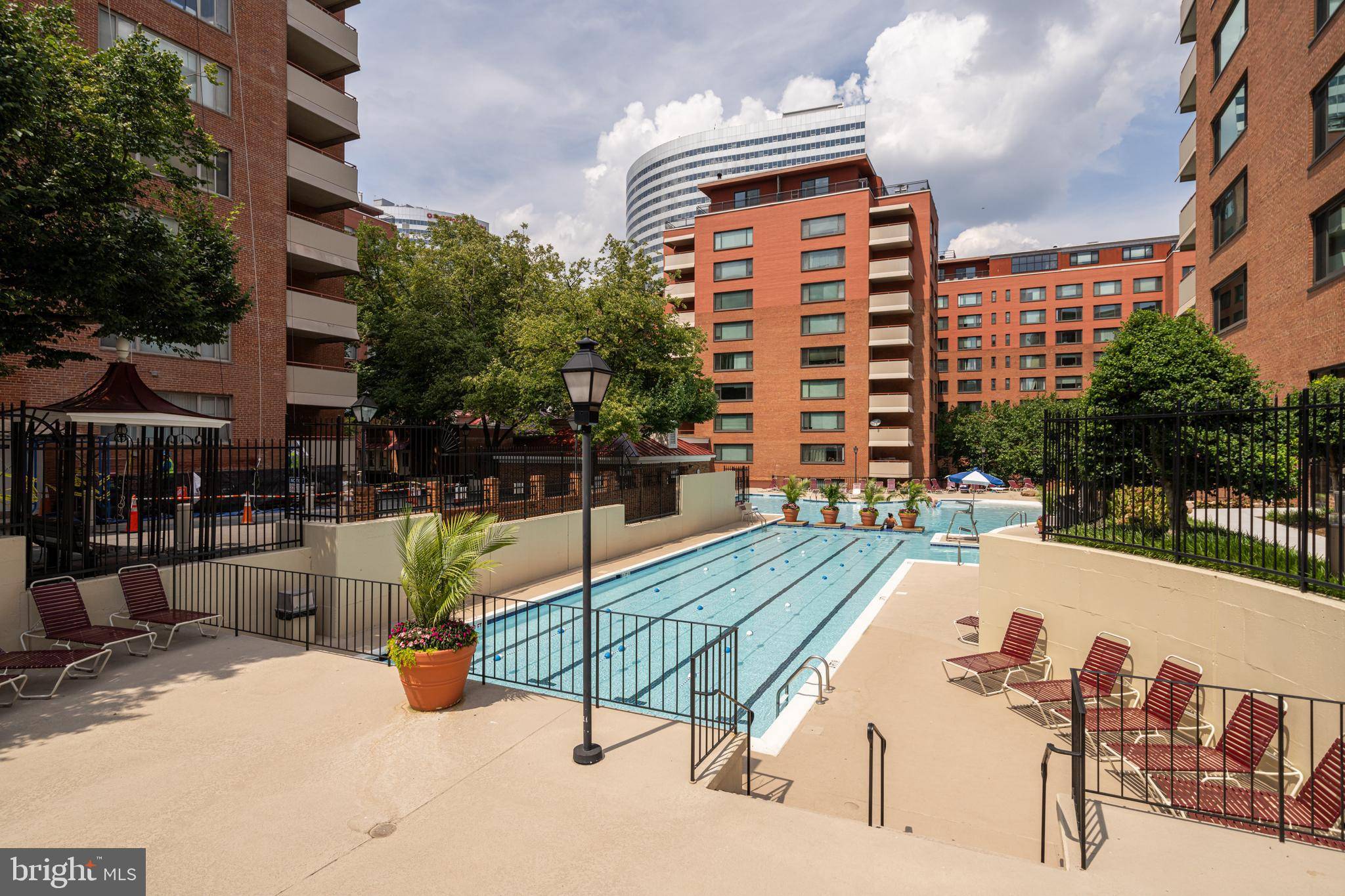 Arlington, VA 22209,1121 ARLINGTON BLVD #631