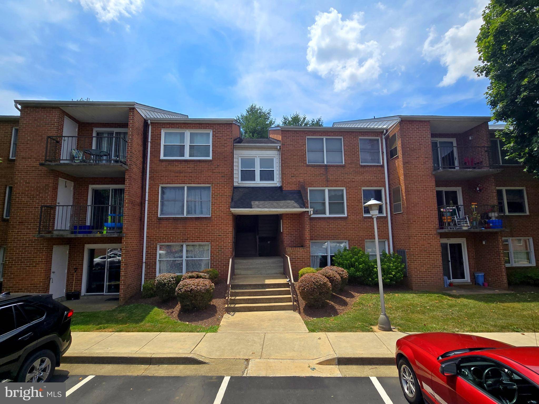 Walkersville, MD 21793,400 CHAPEL CT #215