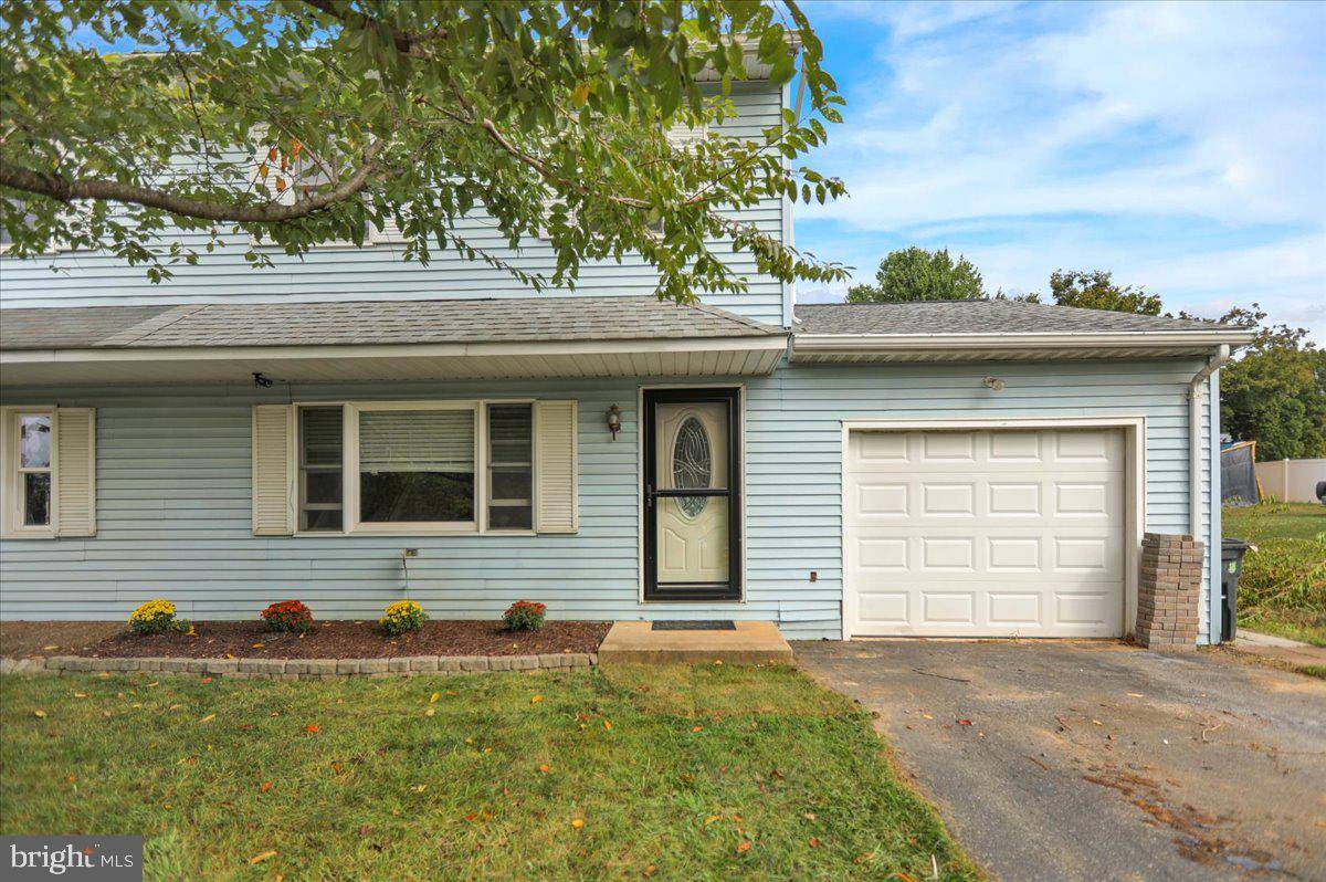 Columbia, PA 17512,1281 STAMAN LN