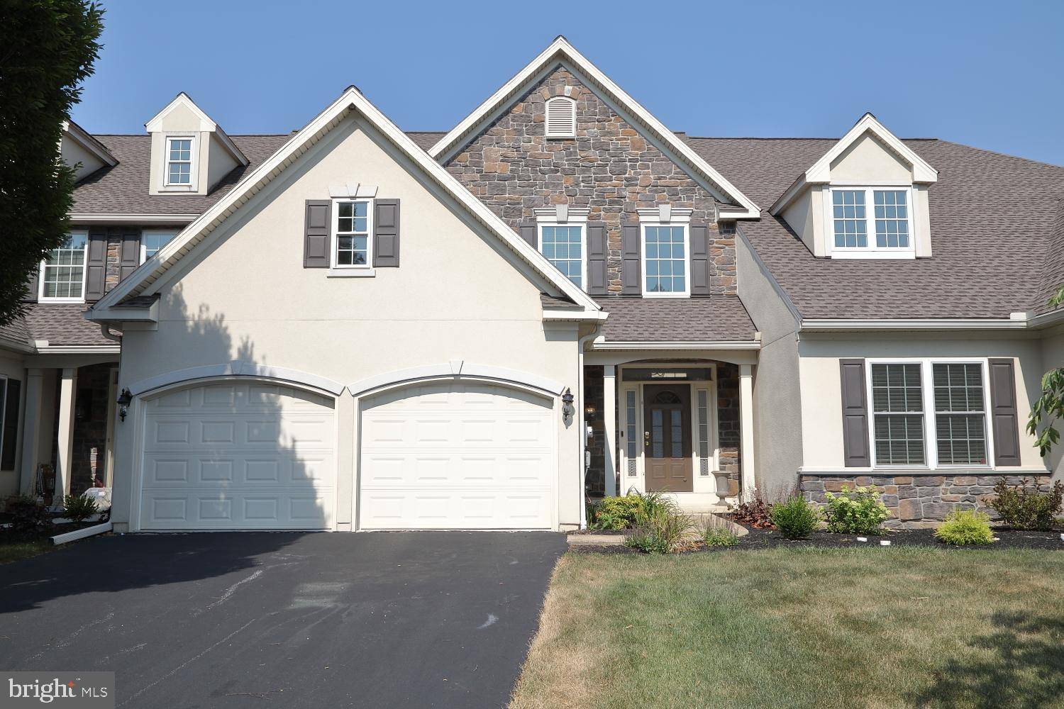 Lancaster, PA 17601,852 HUNTINGTON PL