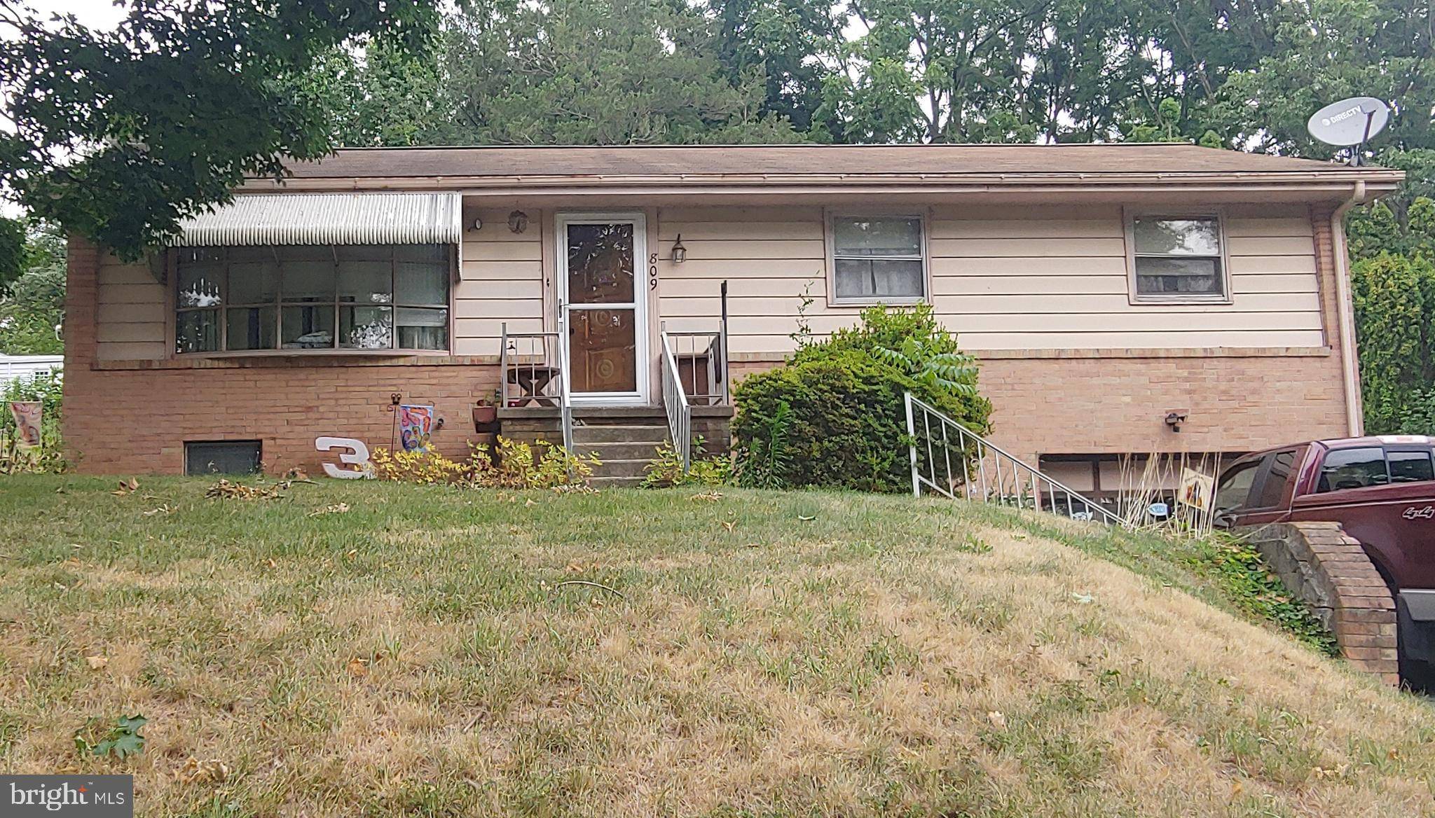 Akron, PA 17501,809 NEW ST