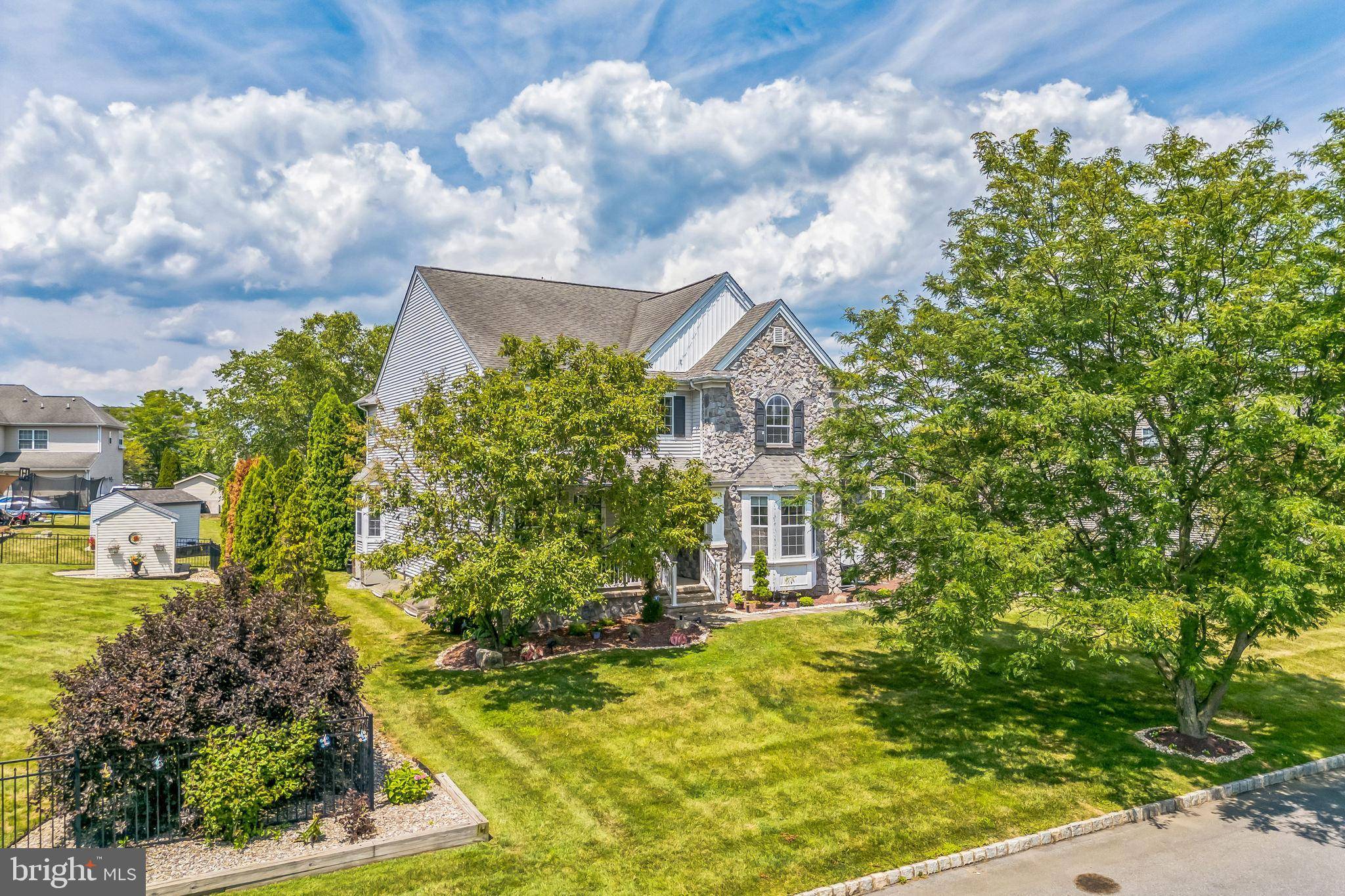 Easton, PA 18040,865 GARDEN CT