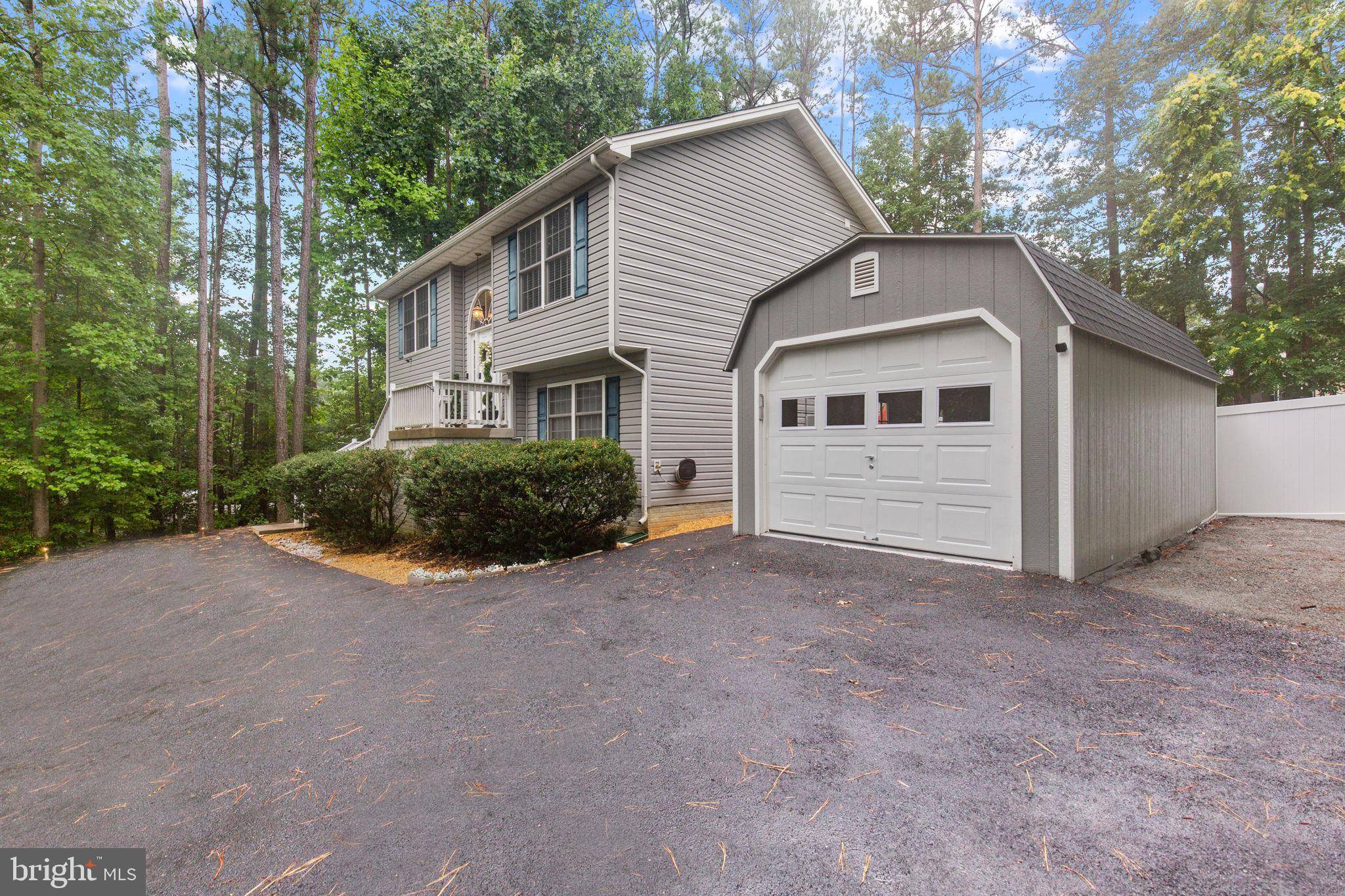 Ruther Glen, VA 22546,129 LAKE CAROLINE DR