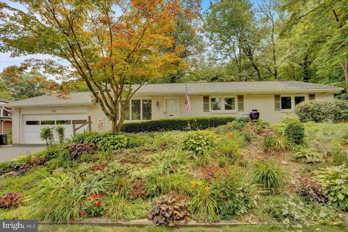 Wyomissing, PA 19610,18 BIRCHWOOD RD