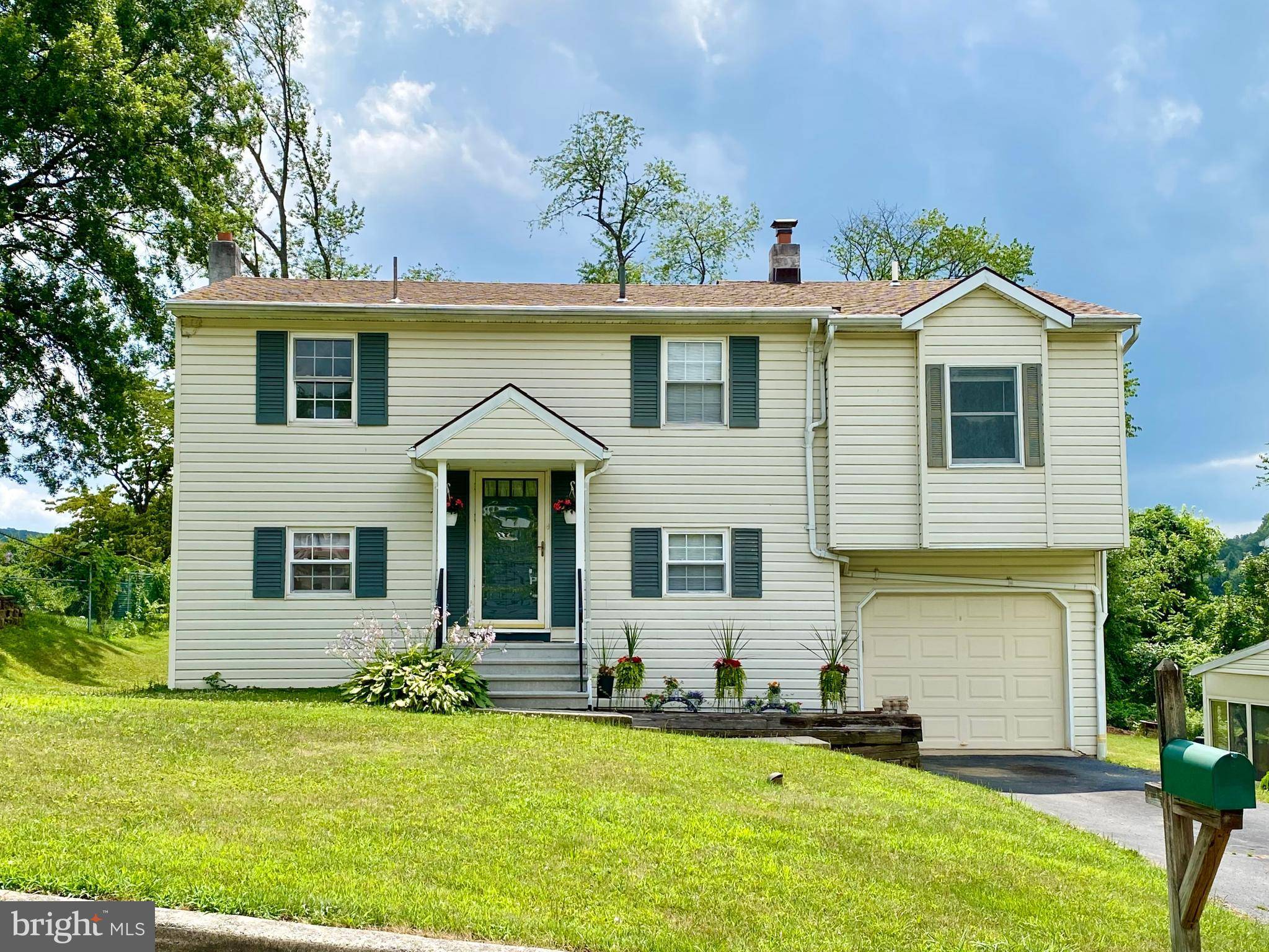 Boyertown, PA 19512,12 ELAINE DR