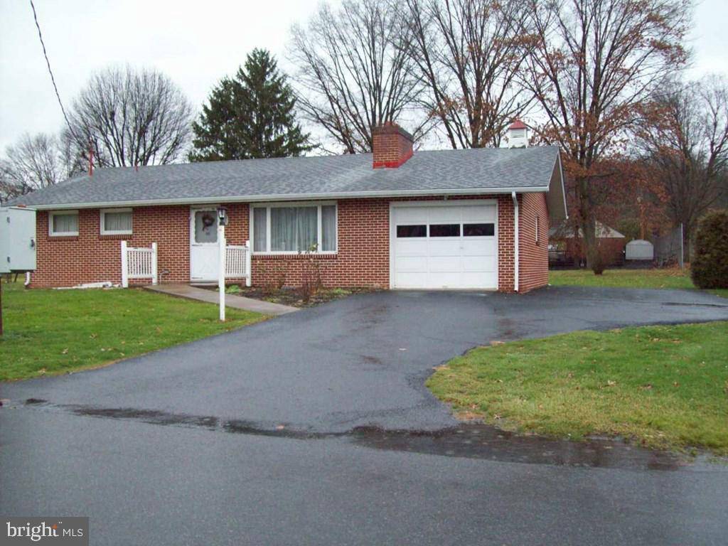 Lewistown, PA 17044,208 SUMMIT DR