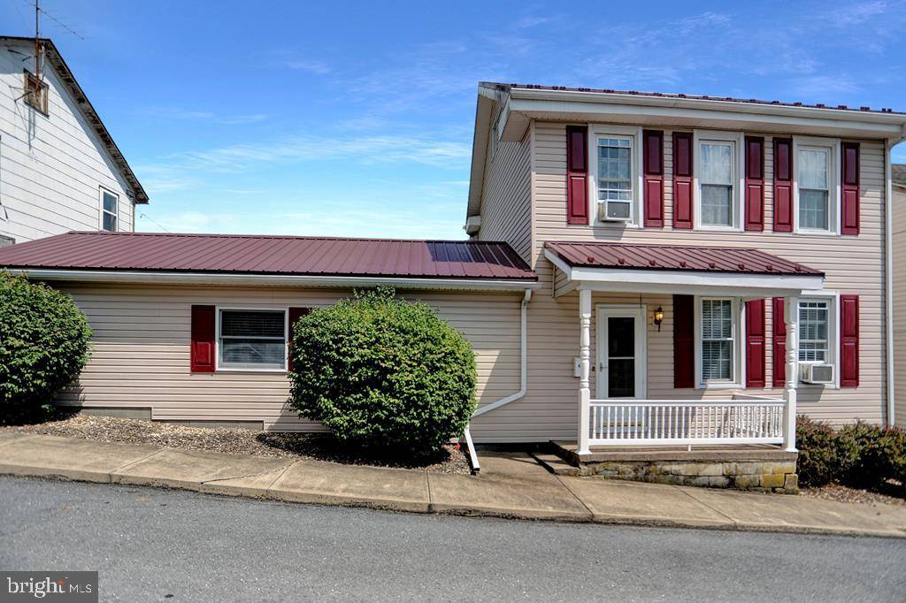 Mifflintown, PA 17059,7 4TH ST