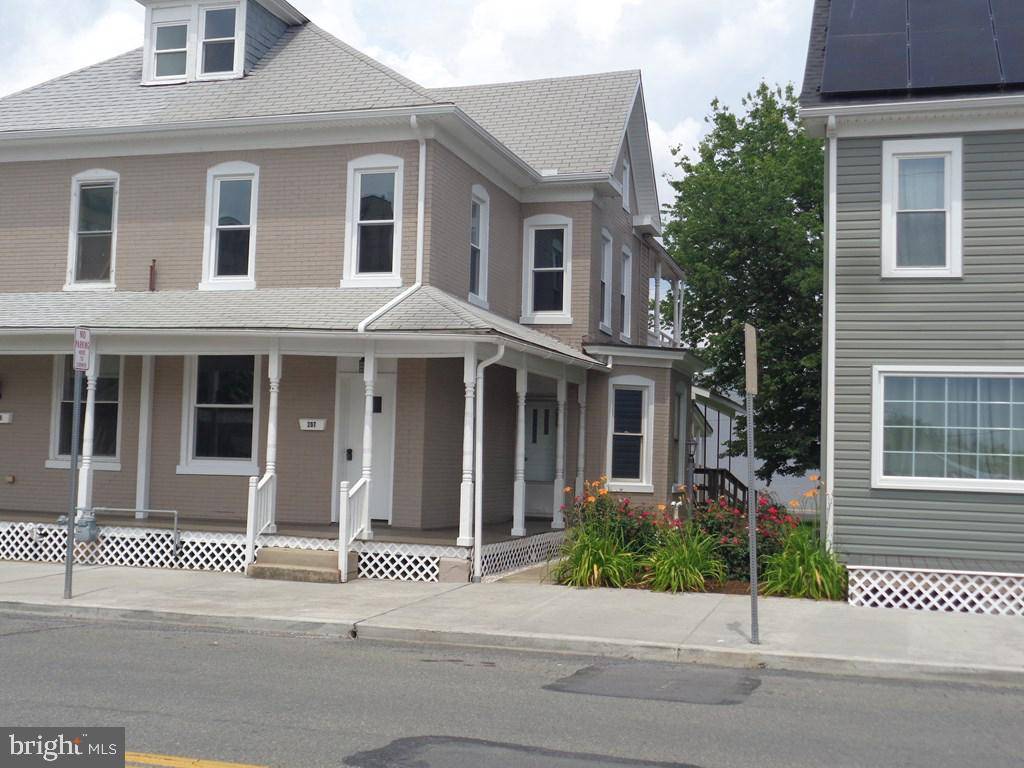 Lewistown, PA 17044,207 S MAIN ST