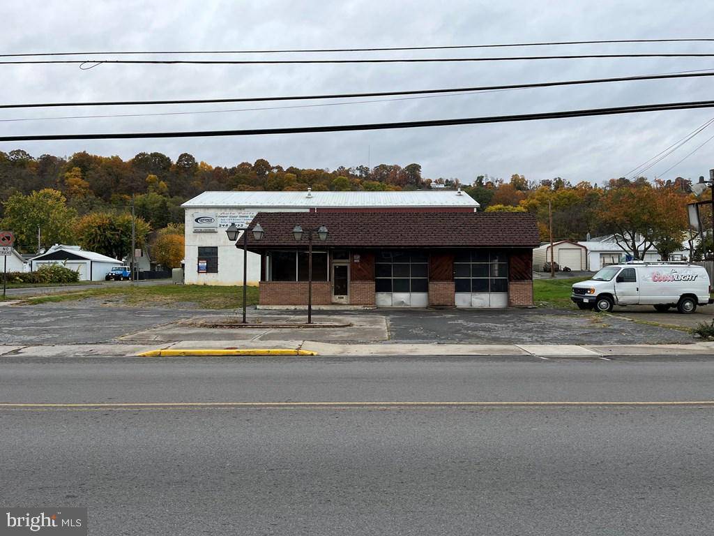 Lewistown, PA 17044,839 W 4TH ST