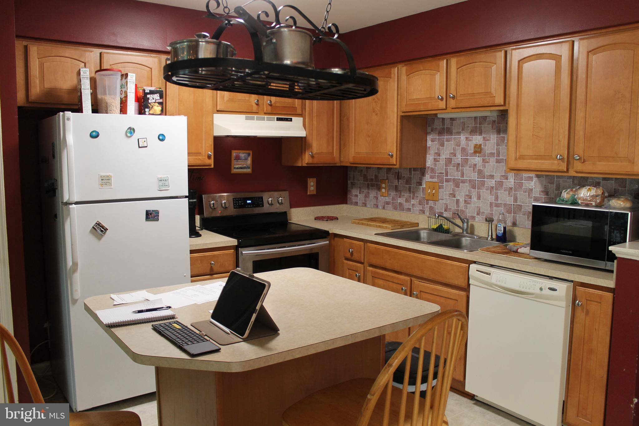 Quakertown, PA 18951,619 VILLAGE CT