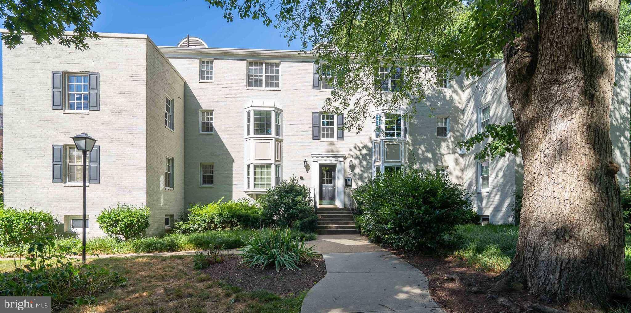 Arlington, VA 22204,706 S ARLINGTON MILL DR #201