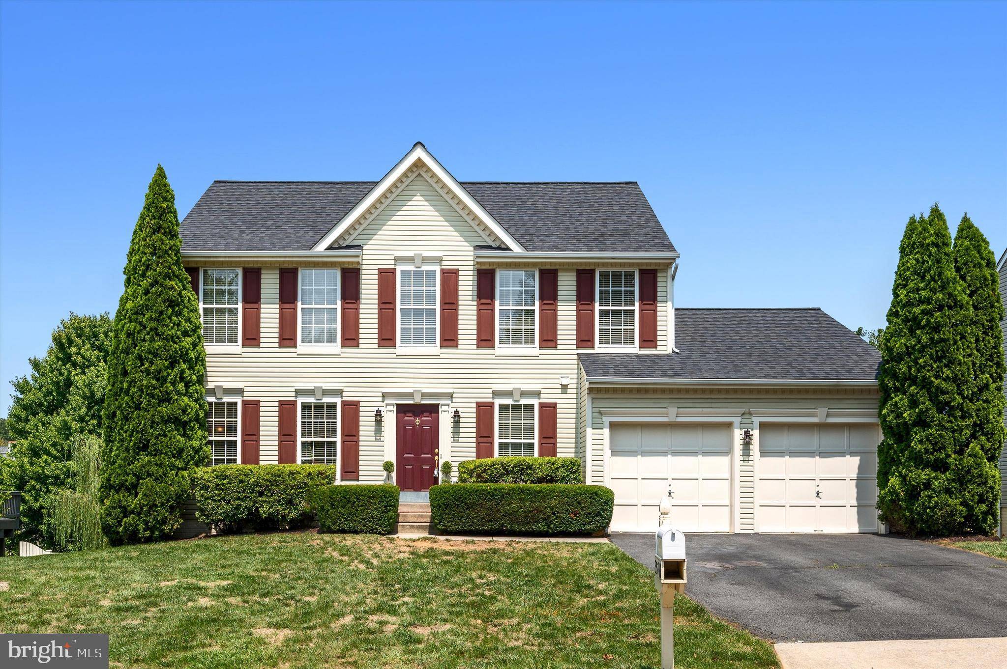 Round Hill, VA 20141,35746 PARKLAWN CT