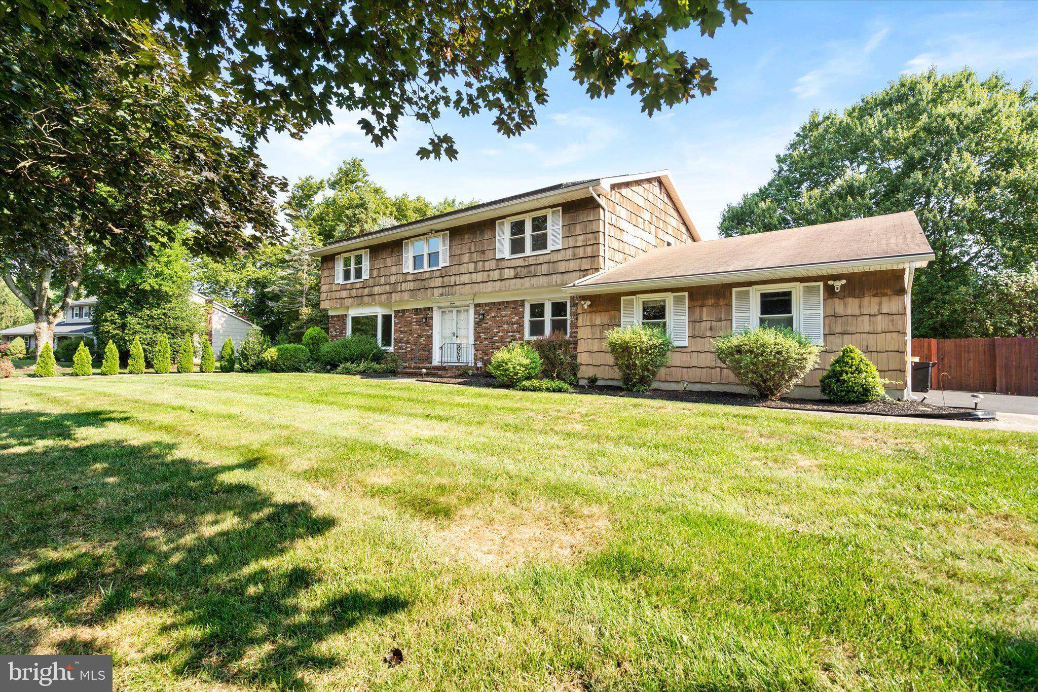 Princeton Junction, NJ 08550,11 MANOR RIDGE DR