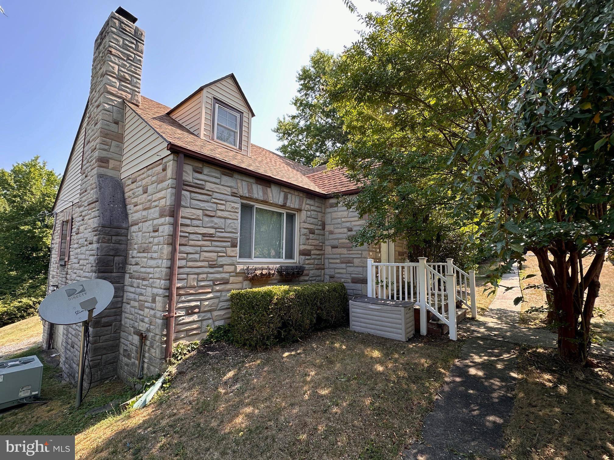 Berkeley Springs, WV 25411,539 FAIRFAX ST