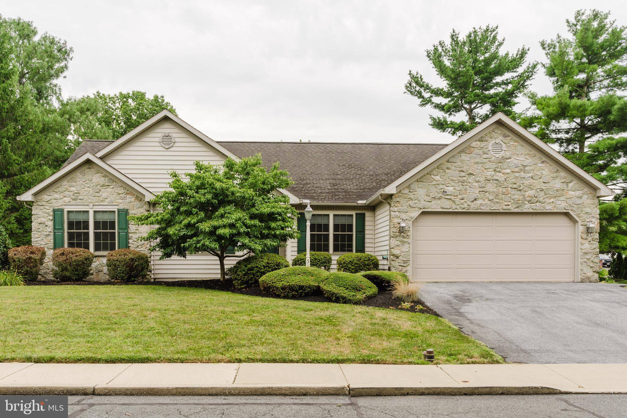 New Holland, PA 17557,512 WESTFIELD DR