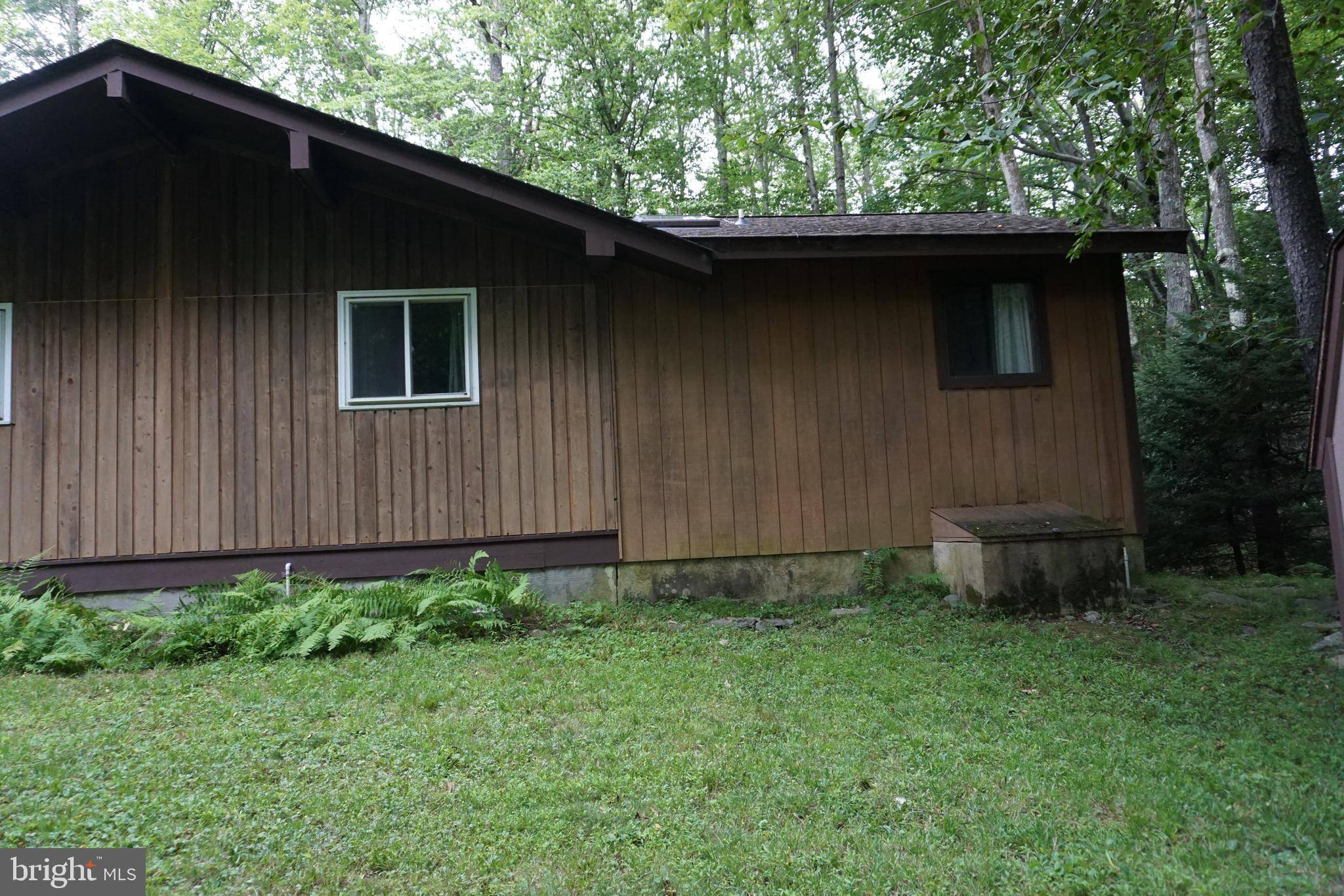 Pocono Lake, PA 18347,1685 LAKE LN