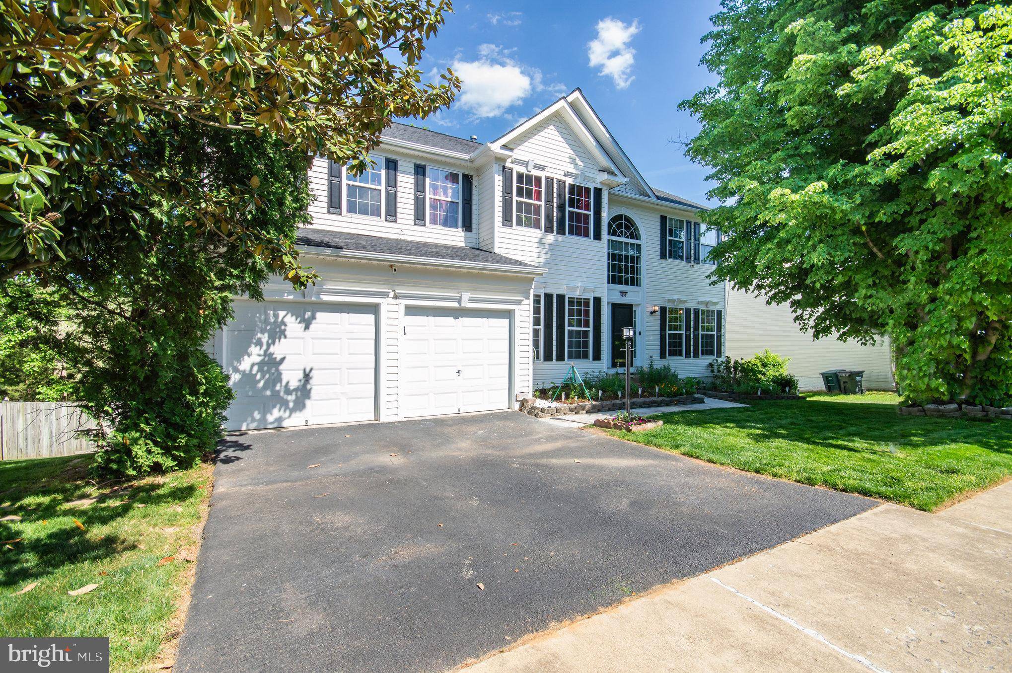 Woodbridge, VA 22193,5235 DAYBREAK LN