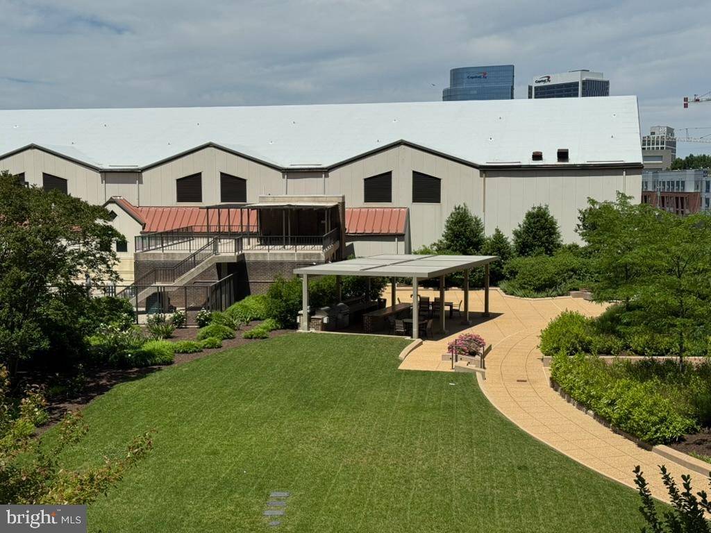 Mclean, VA 22102,1800 OLD MEADOW #410