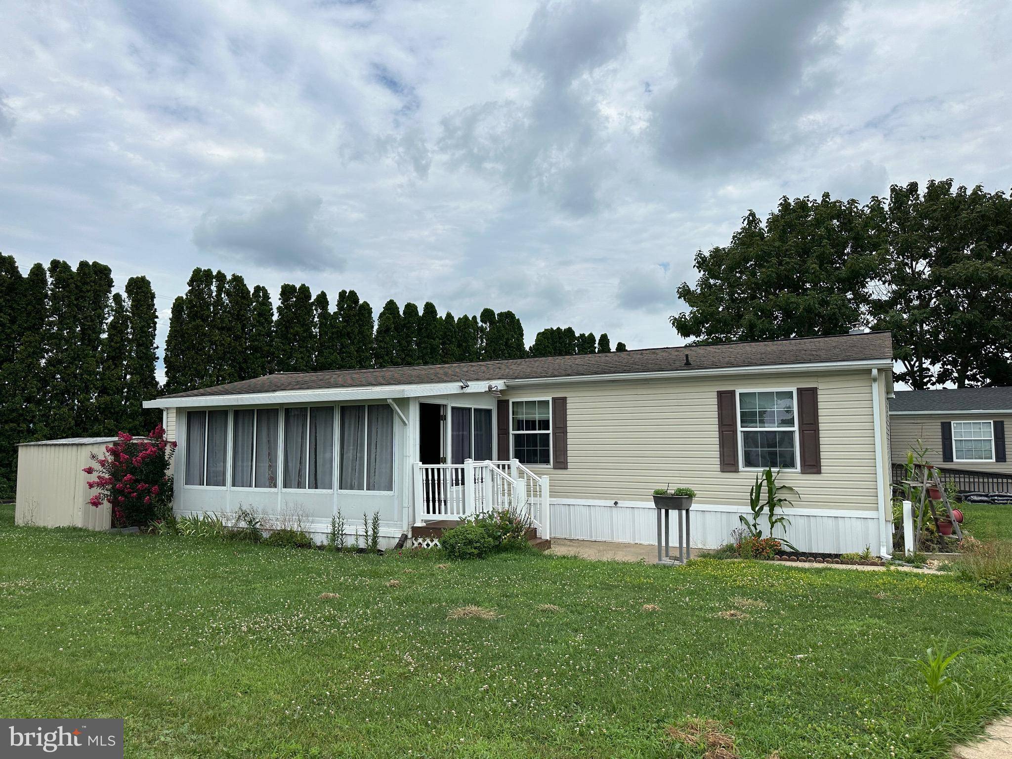 Ephrata, PA 17522,13 MOCCASIN DR