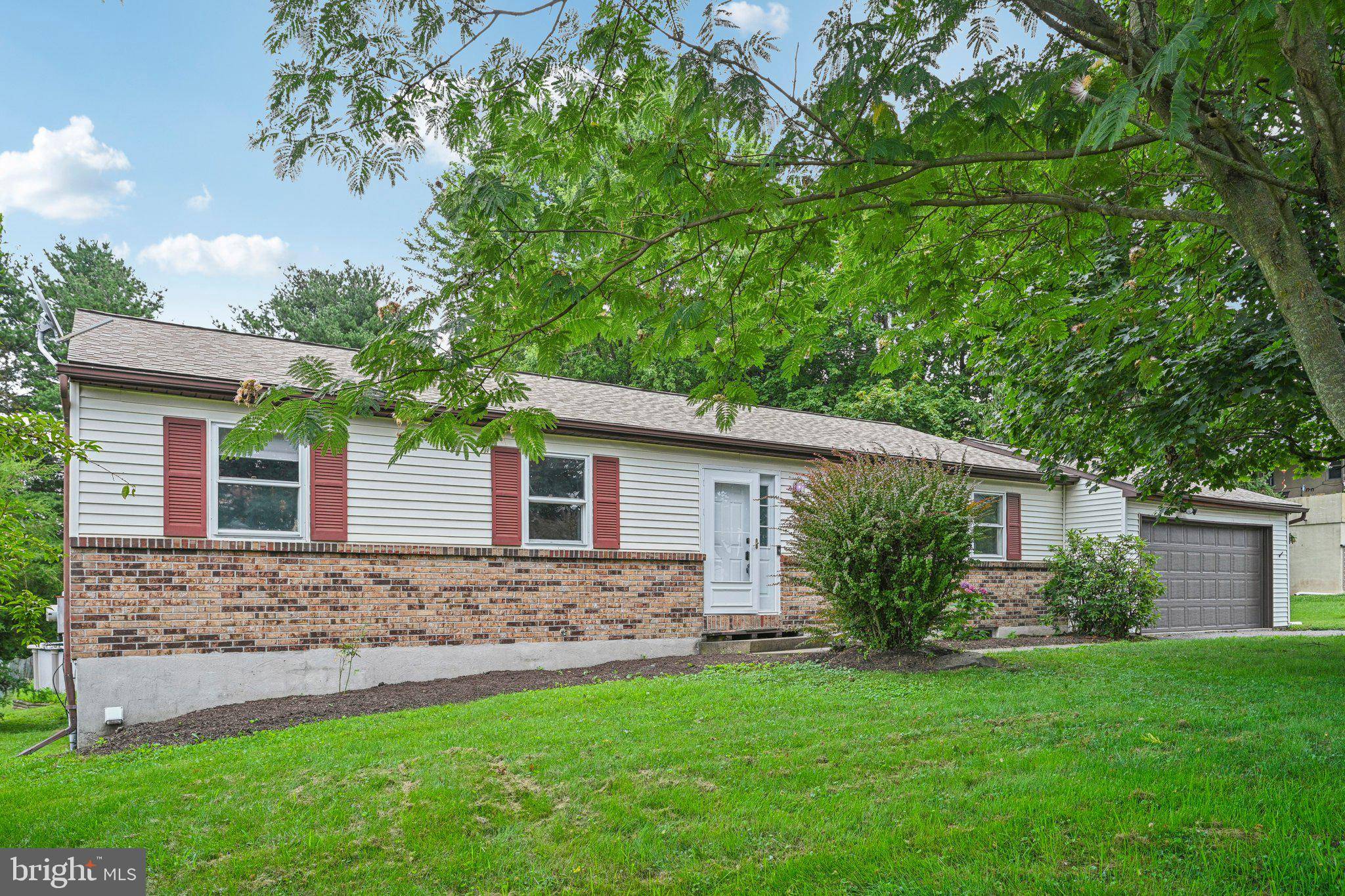 Coopersburg, PA 18036,426 CARRIAGE DR