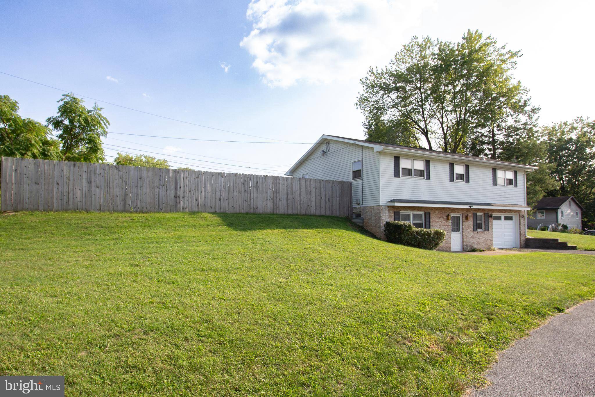 Carlisle, PA 17013,102 CLARINDON PL