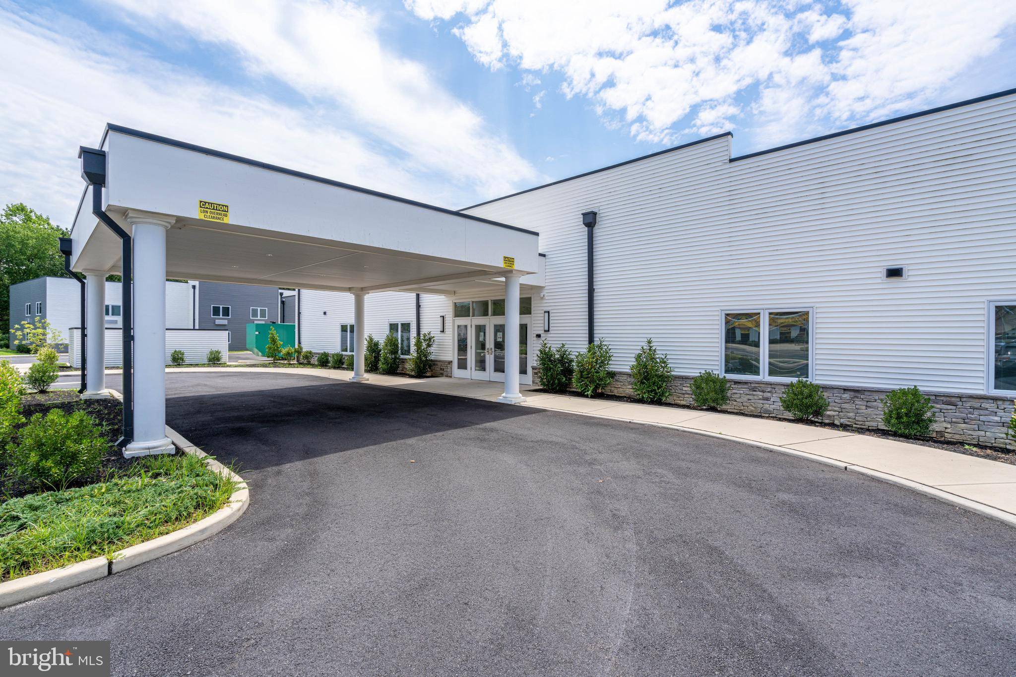 Hammonton, NJ 08037,308 WHITE HORSE PIKE S