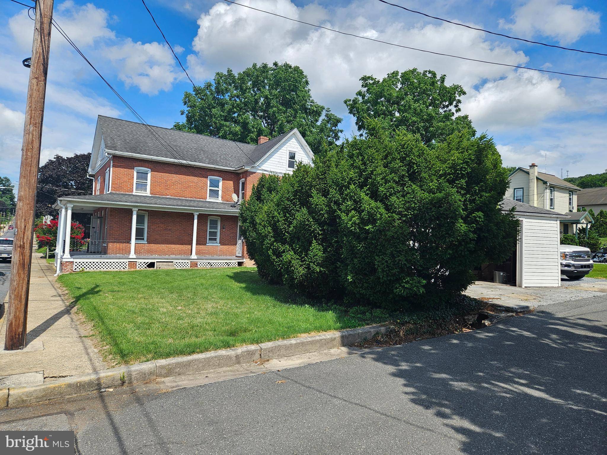 Ephrata, PA 17522,329 WASHINGTON AVE