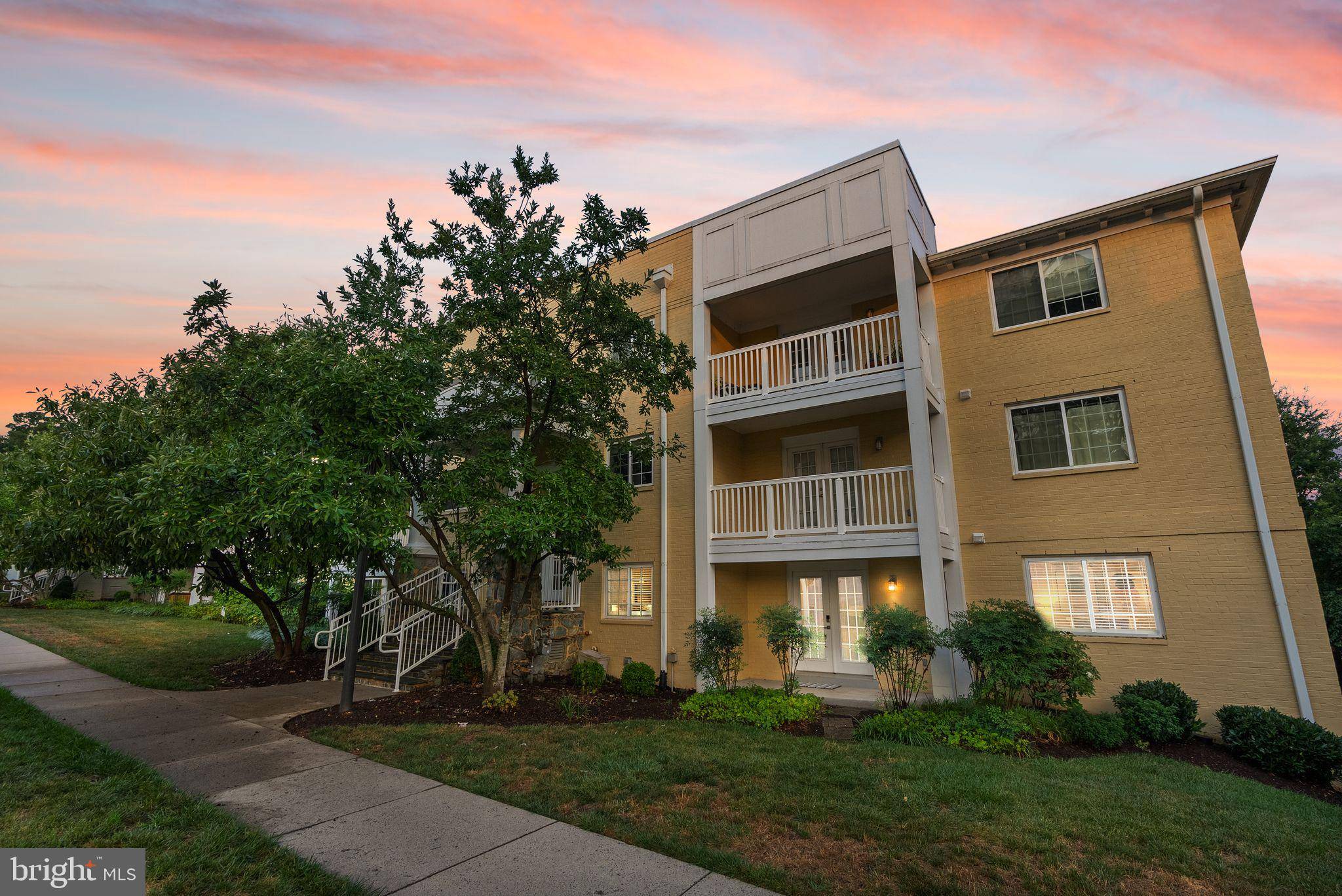 Arlington, VA 22204,4069 S FOUR MILE RUN DR #204