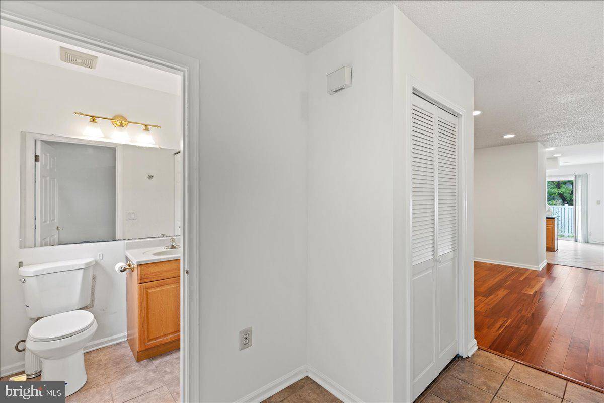 Franklin Park, NJ 08823,19 SAPPHIRE LN