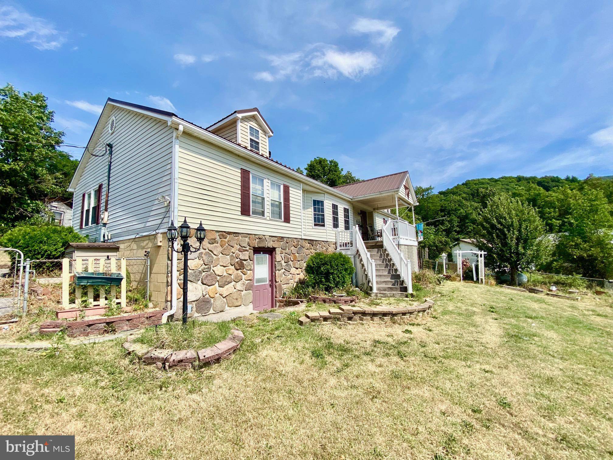 Riverton, WV 26814,39 ROSEWOOD LANE