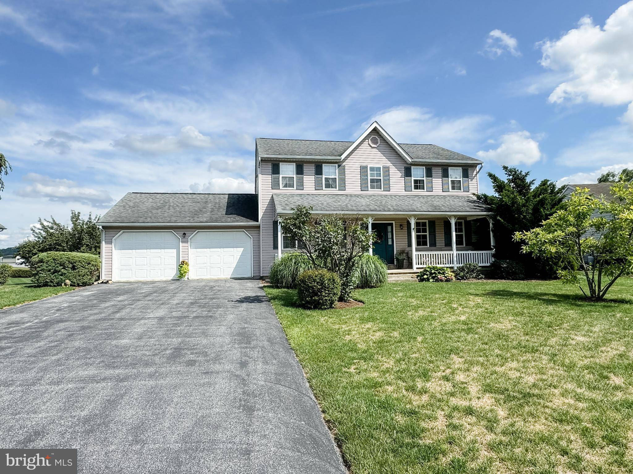 New Holland, PA 17557,124 WINDSOCK WAY