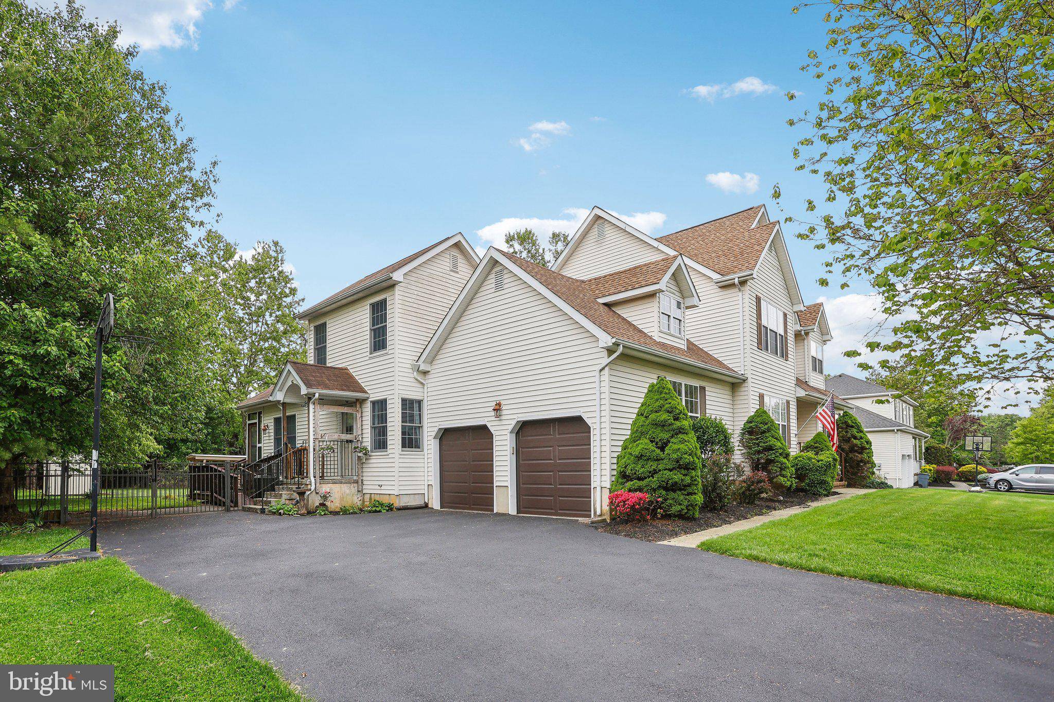 Robbinsville, NJ 08691,25 TANAGER LN