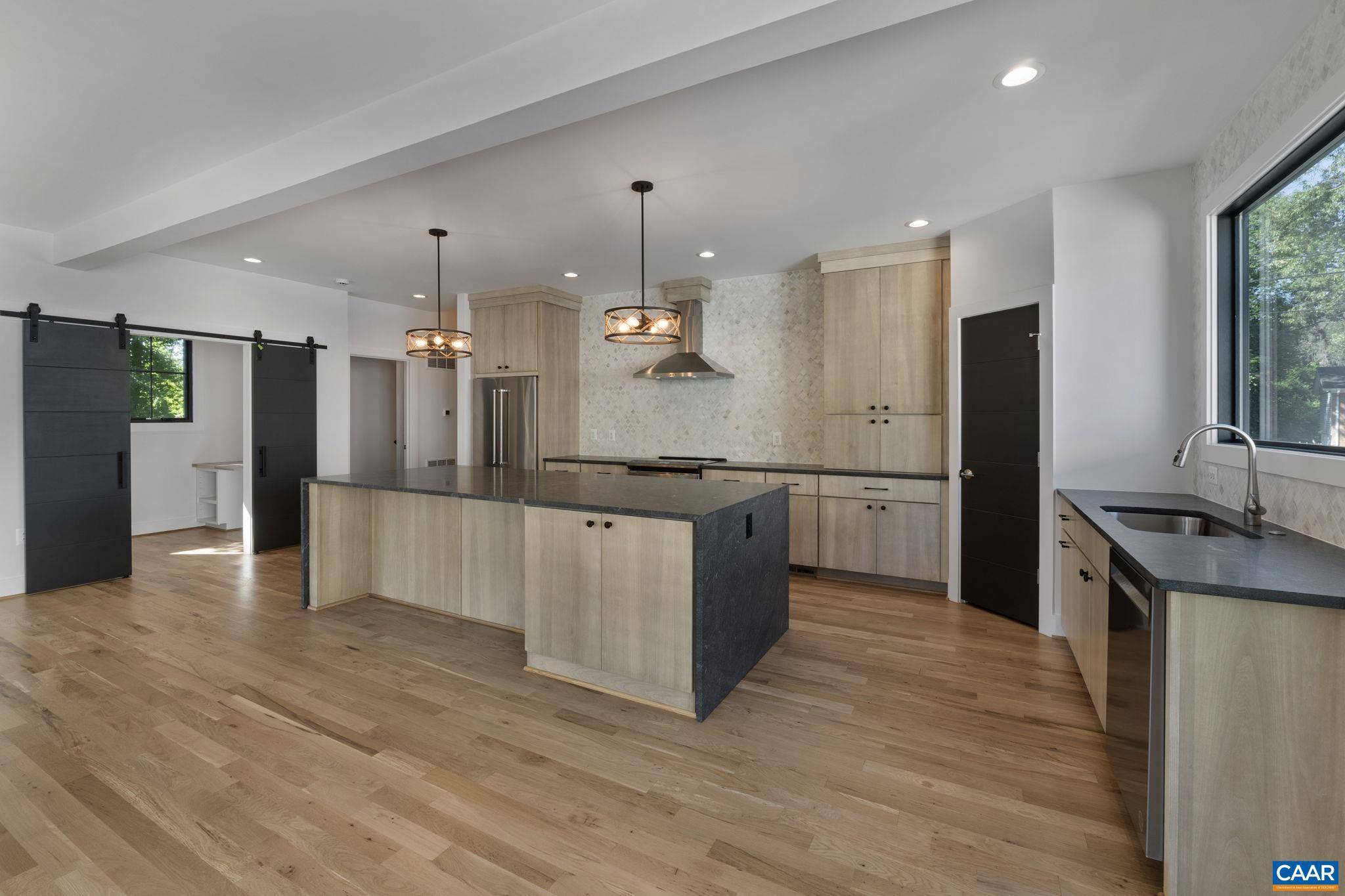 Charlottesville, VA 22901,154 PEN PARK LN