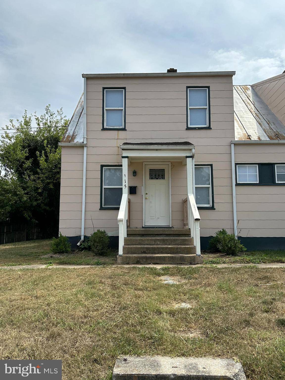 Luray, VA 22835,115 N HAWKSBILL ST