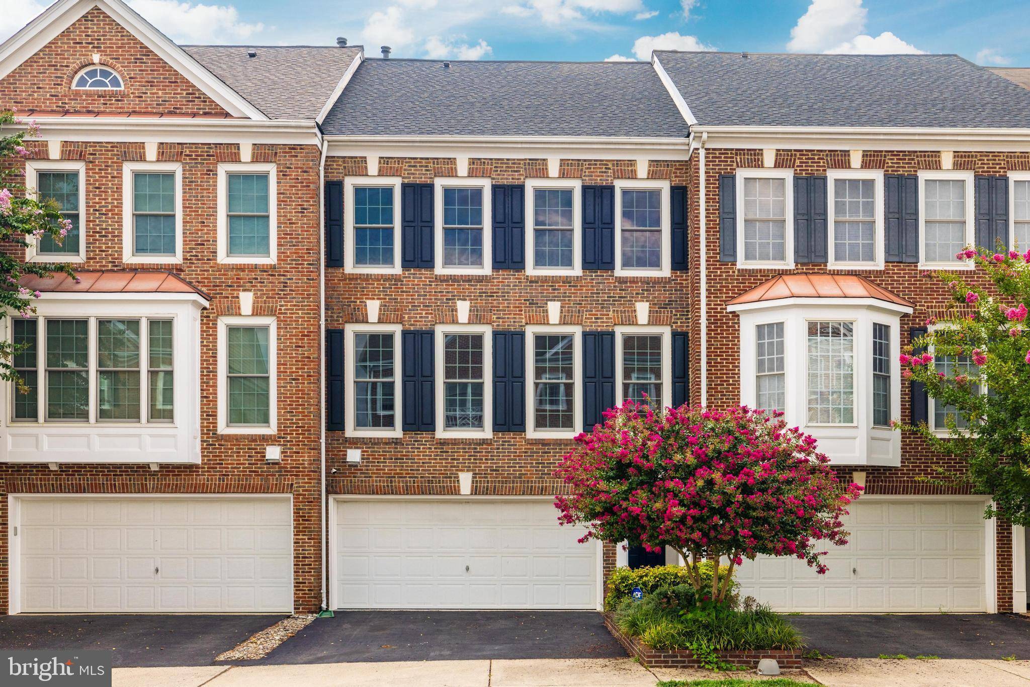 Chantilly, VA 20152,26105 NIMBLETON SQ