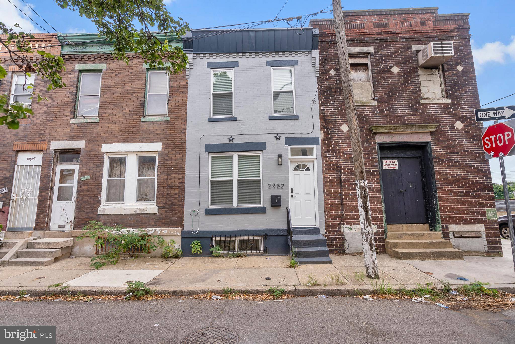 Philadelphia, PA 19145,2852 WINTON ST