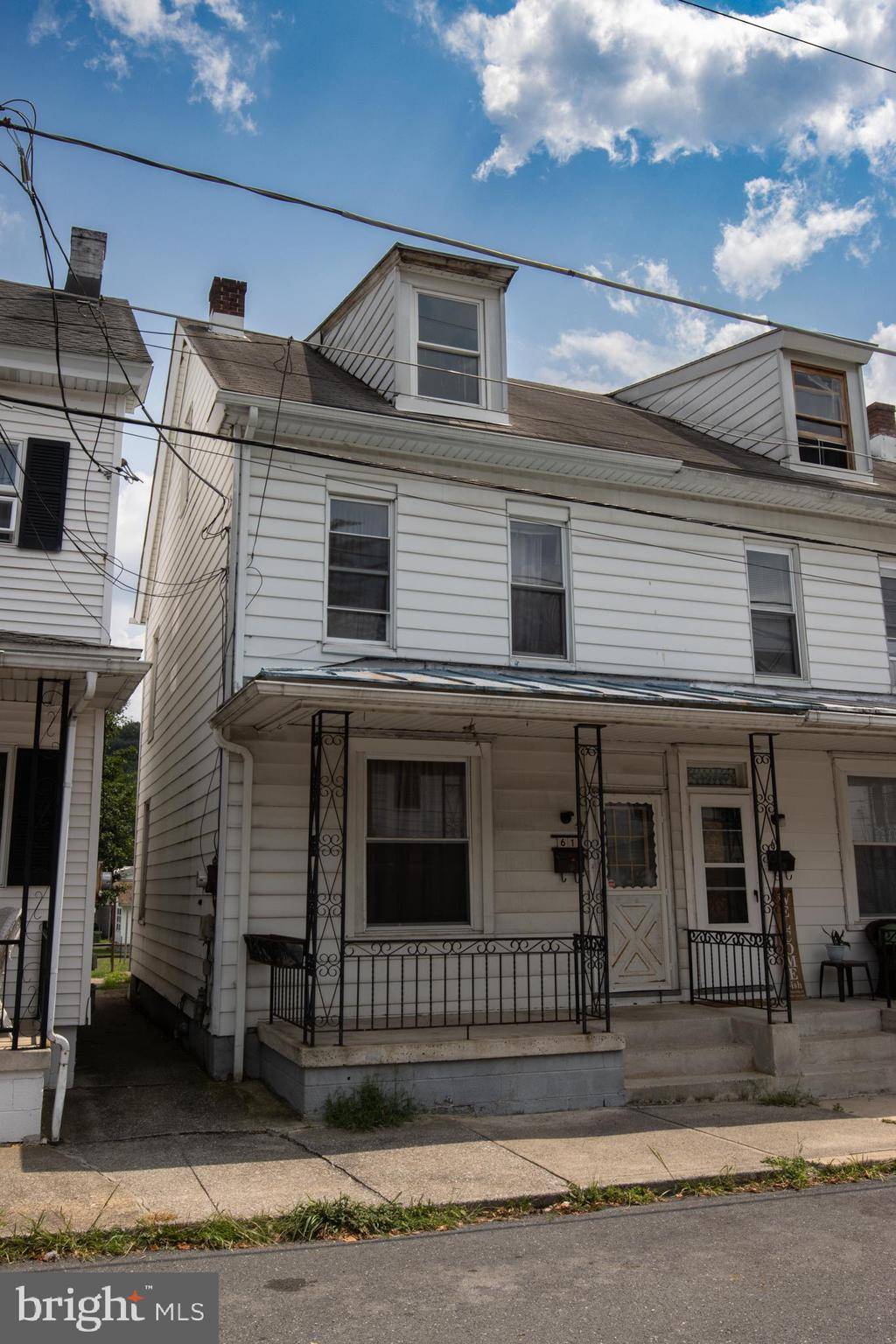 Pine Grove, PA 17963,61 MIFFLIN ST