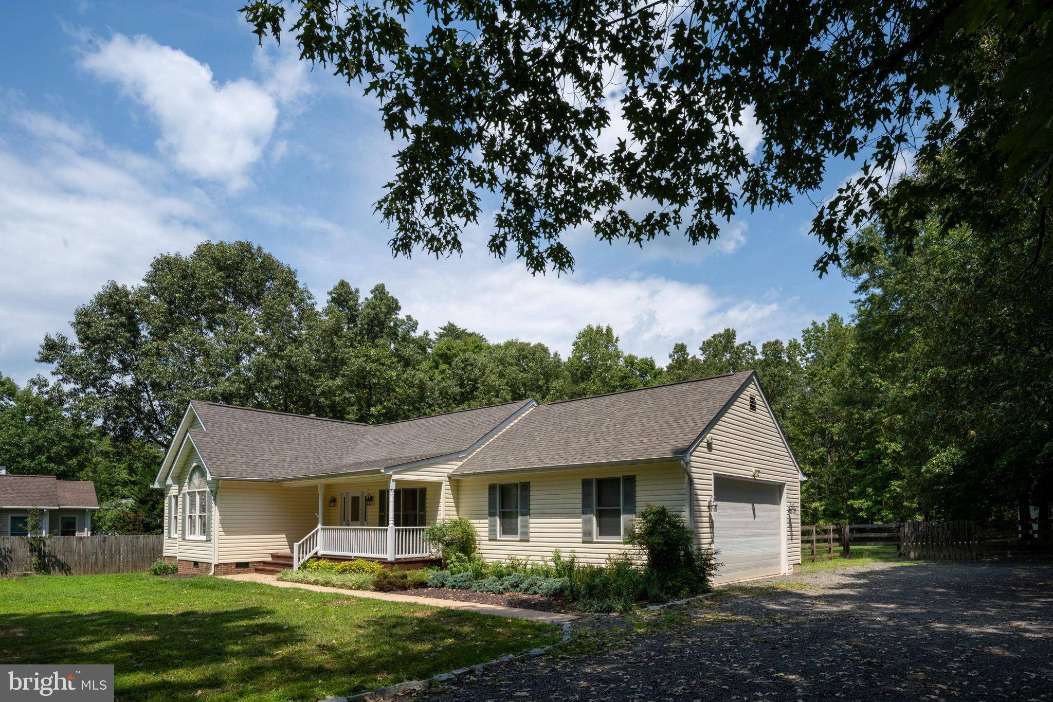 Bumpass, VA 23024,2505 LAKESIDE WOODS DR