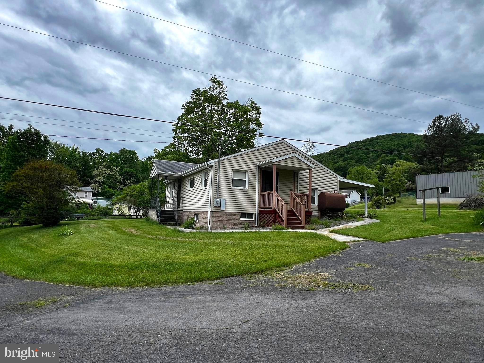 Keyser, WV 26726,930 STONY RUN RD