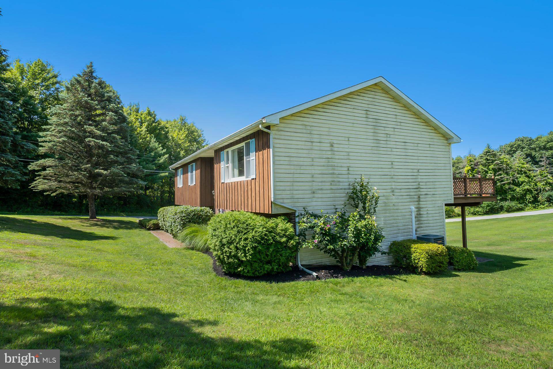 Lehighton, PA 18235,435 EVERGREEN DR