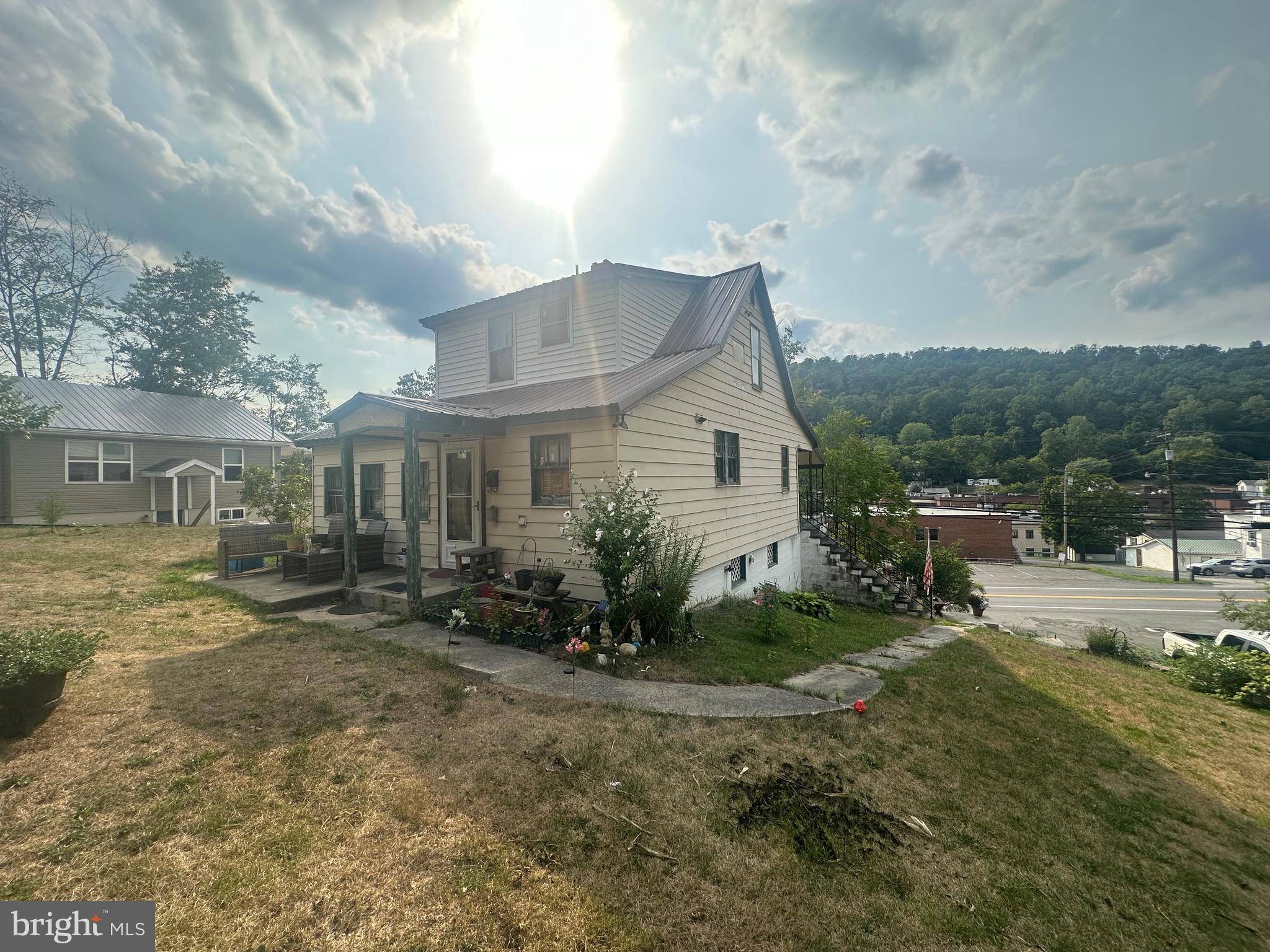 Berkeley Springs, WV 25411,725 S WASHINGTON ST